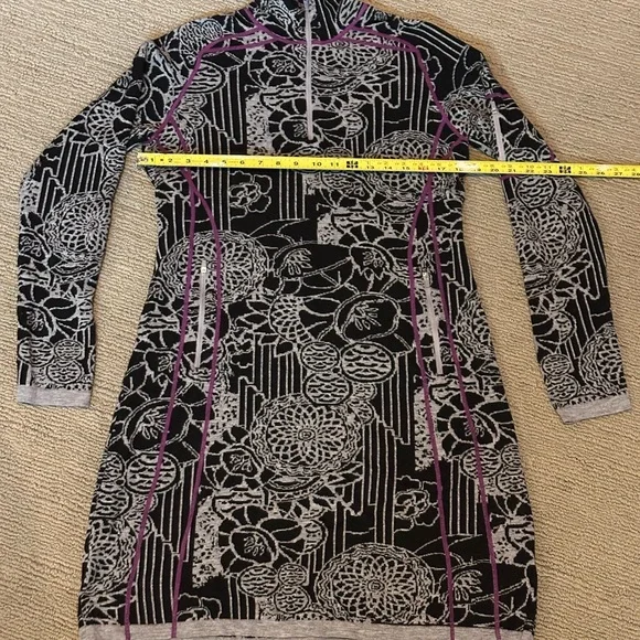 Title Nine - Merino Wool Patterned Women's Long Sleeve Dress - Picture 4 of 8